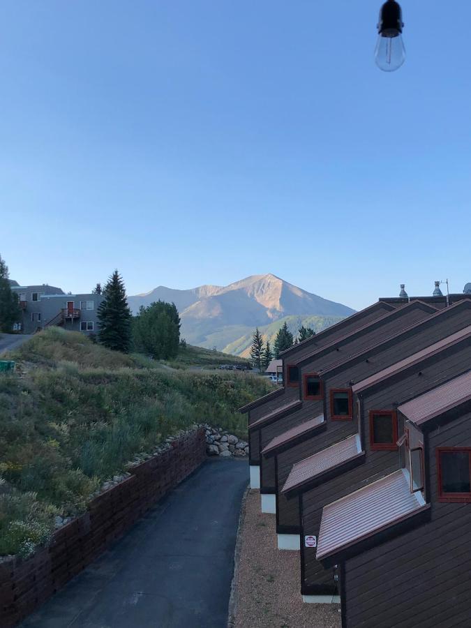 Holiday home In, Walk Out! The Perfect Mountain Retreat!
