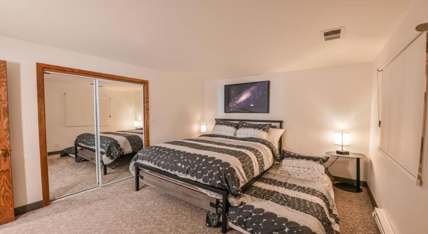 Spacious 3 Bedroom Plaza Unit With Washer Dryer Crested Butte