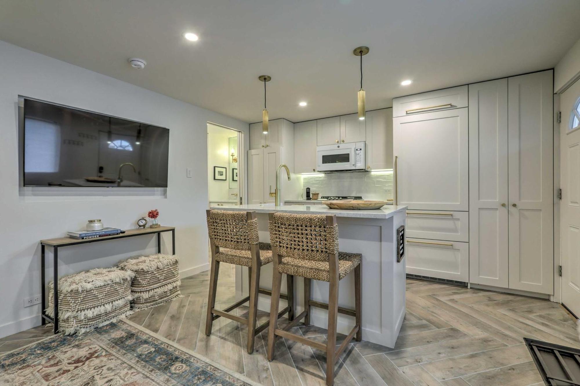 With Mountain Views And Access! Aspen