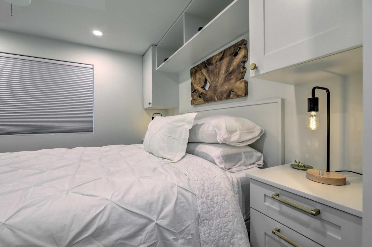 With Mountain Views And Access!