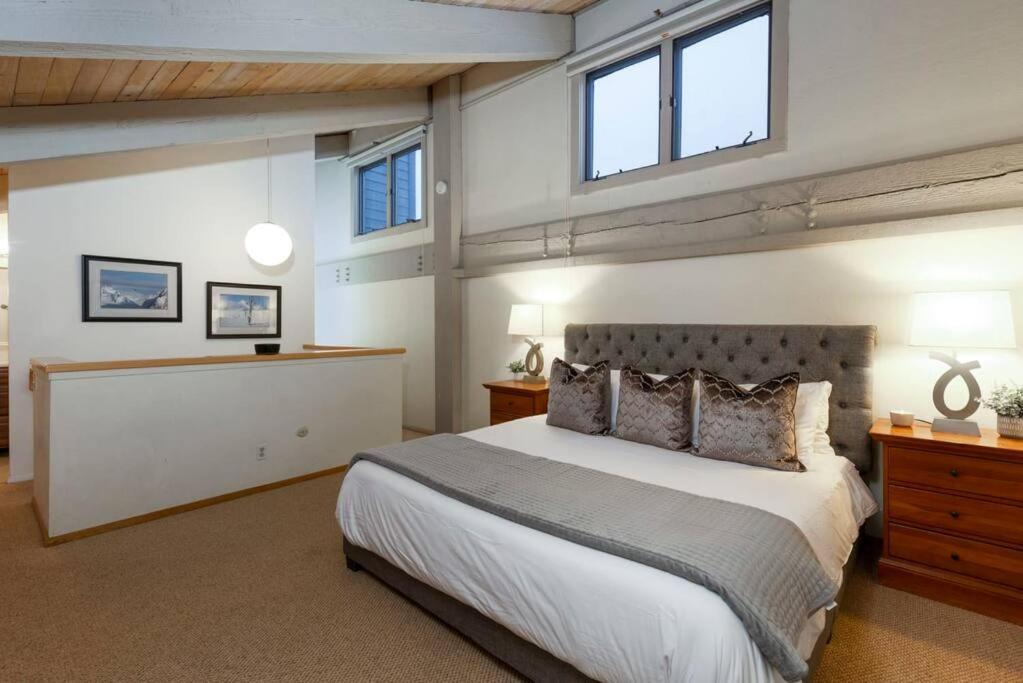 Updated 3 Bedroom 2 Ba With Pool & Hot Tub - Stunning Mountain Views! Apartment *