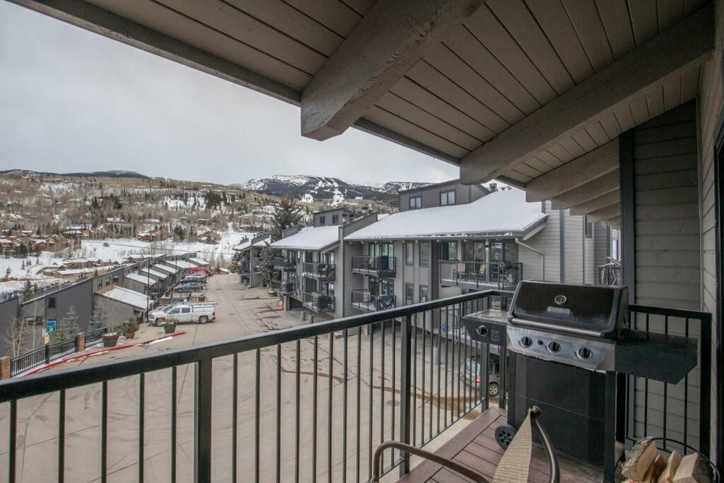 Apartment Updated 3 Bedroom 2 Ba With Pool & Hot Tub - Stunning Mountain Views! Snowmass Village
