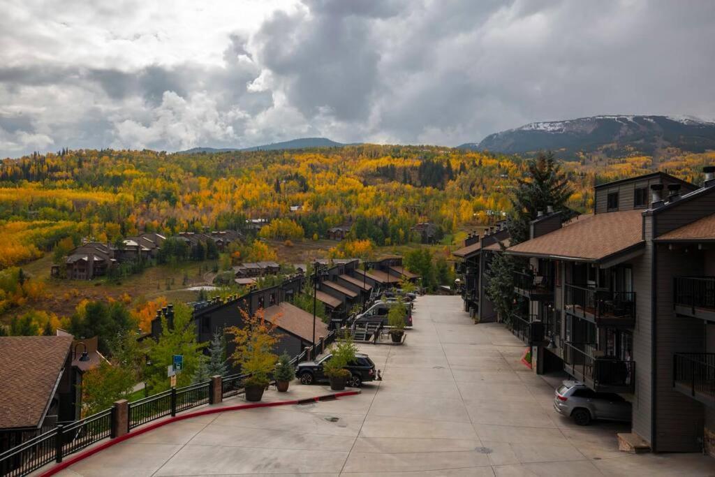 Updated 3 Bedroom 2 Ba With Pool & Hot Tub - Stunning Mountain Views! Snowmass Village
