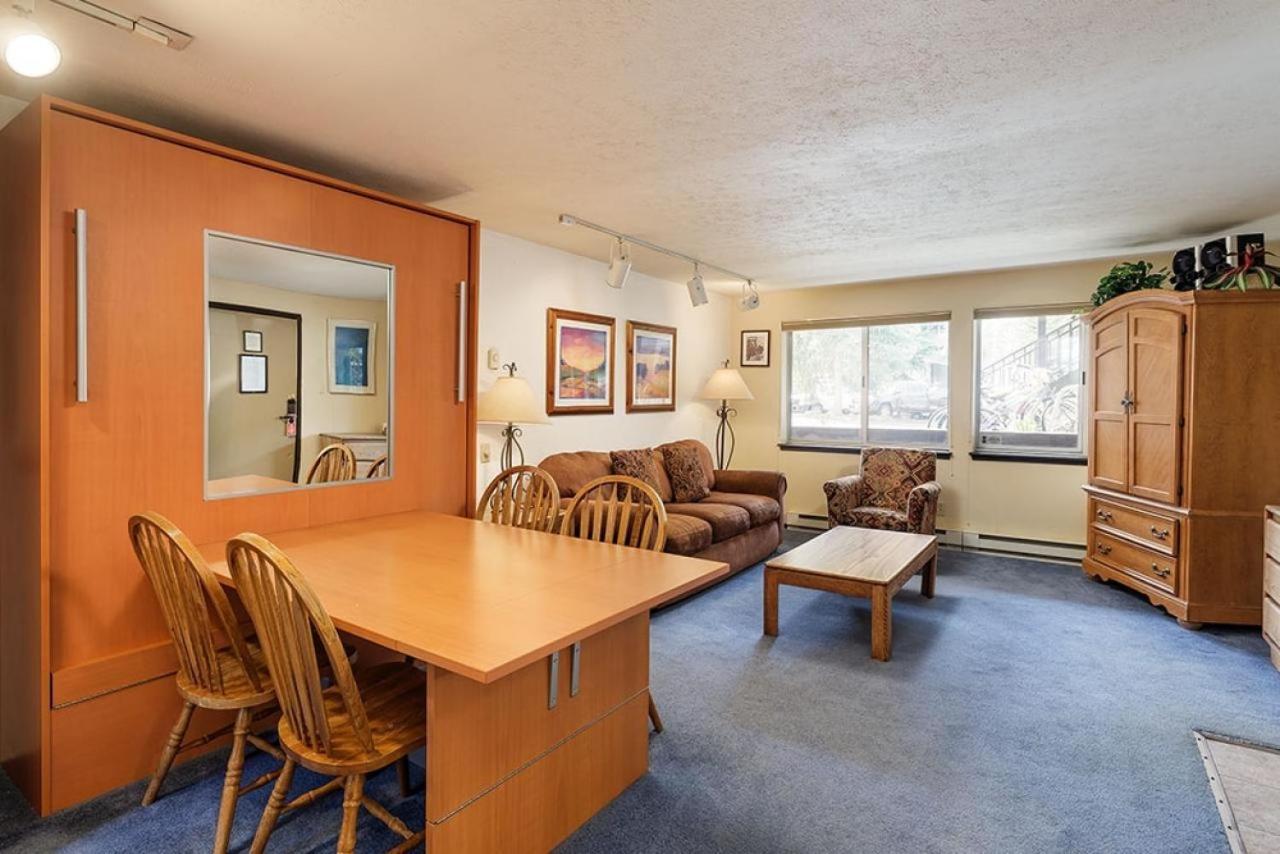 Silverglo 104, Budget-friendly Close To Downtown, Full Kitchen, New Bathroom *