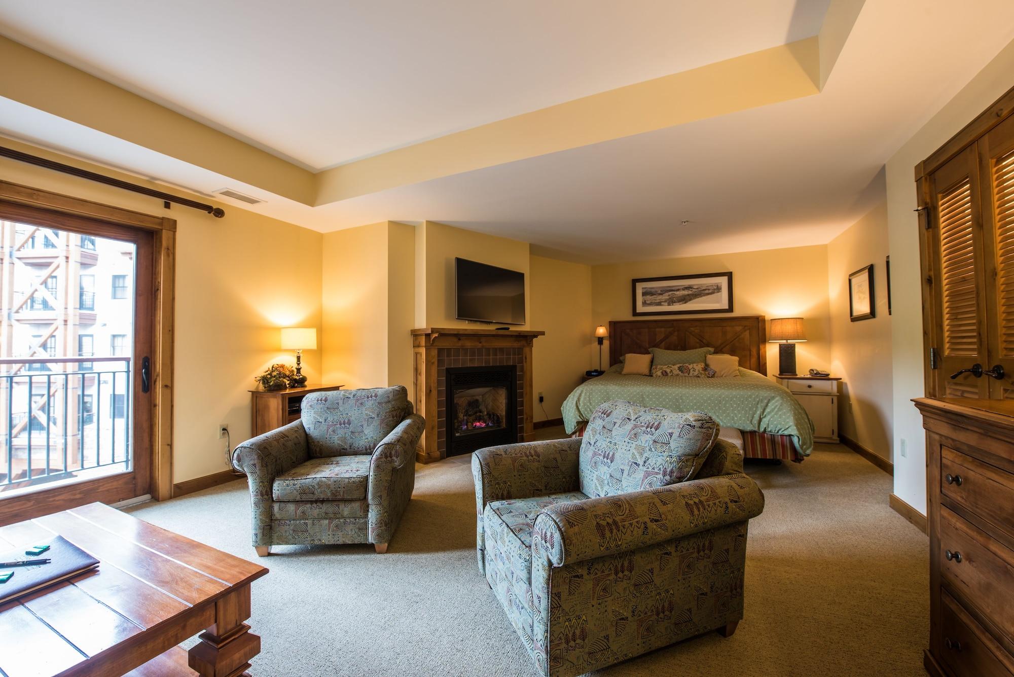 Resort The At Mountaineer Square