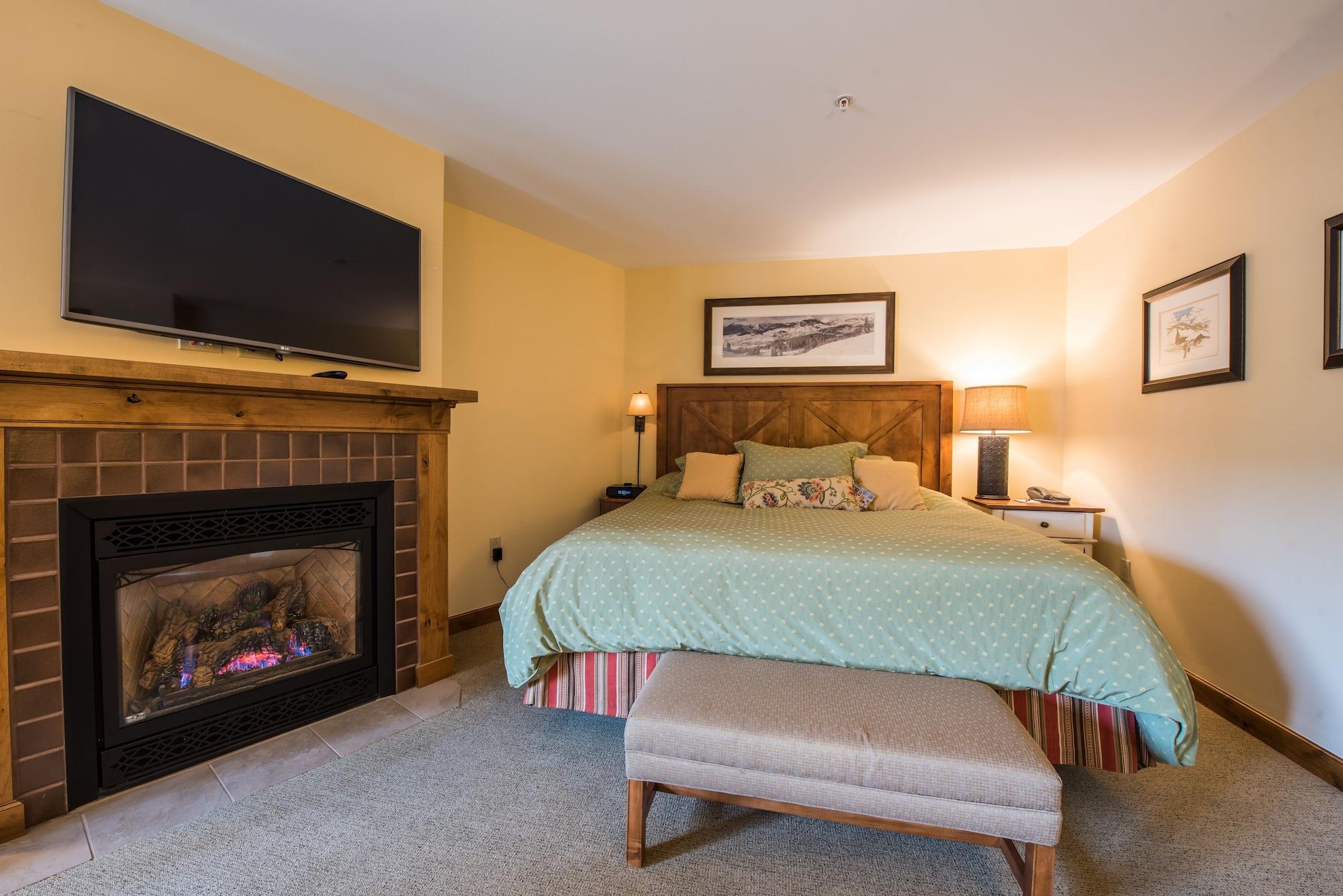 The At Mountaineer Square Resort 4*