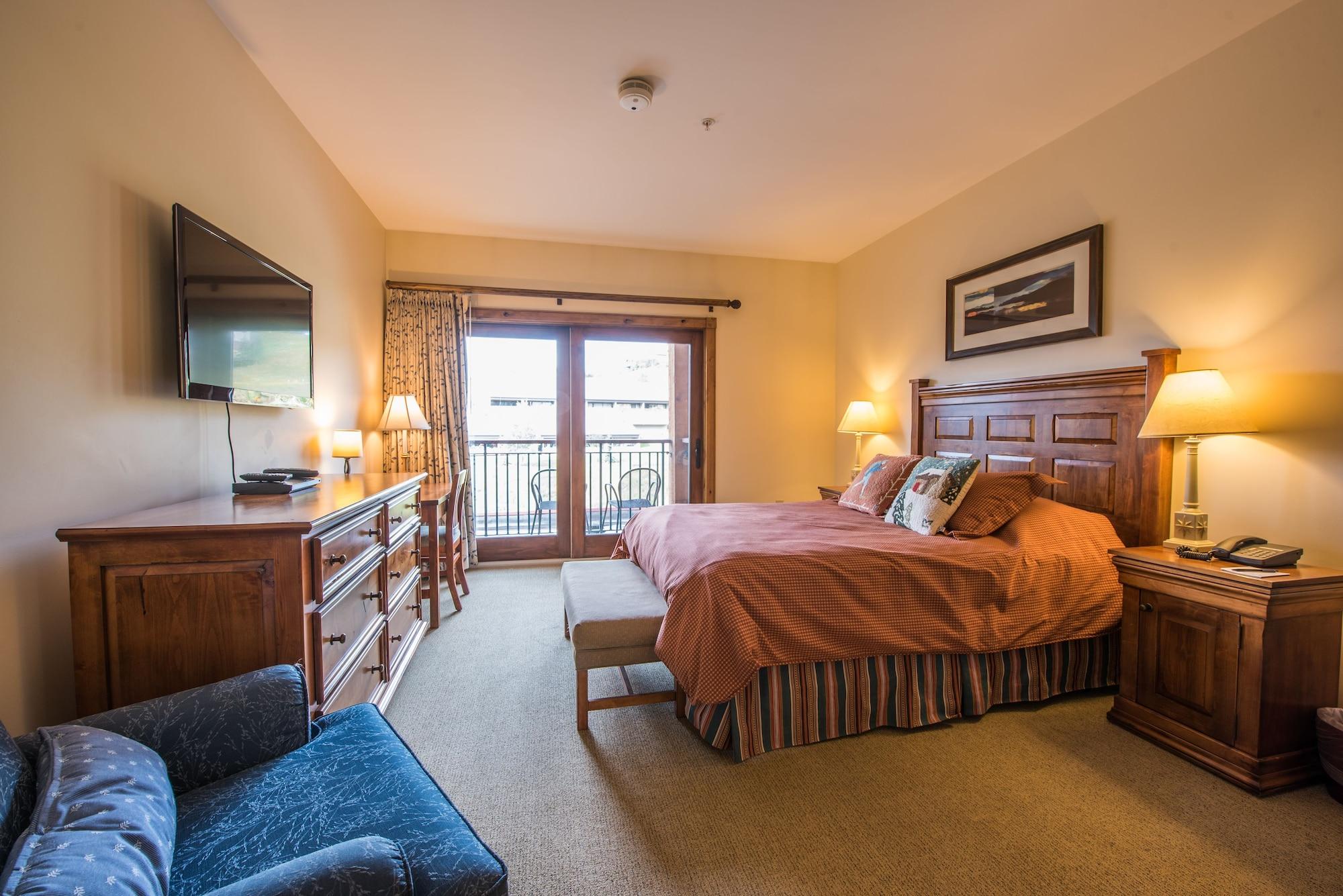 Resort The At Mountaineer Square 4*