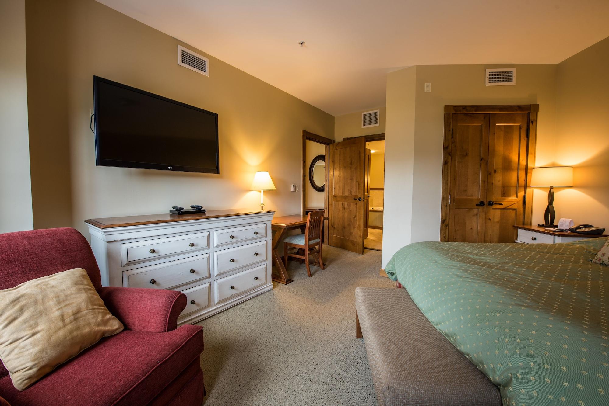 Resort The At Mountaineer Square 4*
