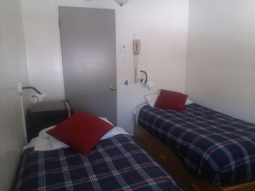 St Moritz And Lodge Aspen