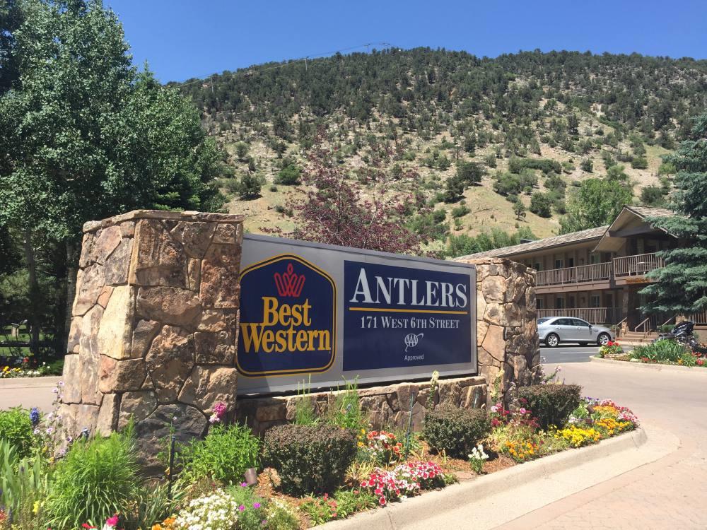 Hotel Western Antlers At 3*