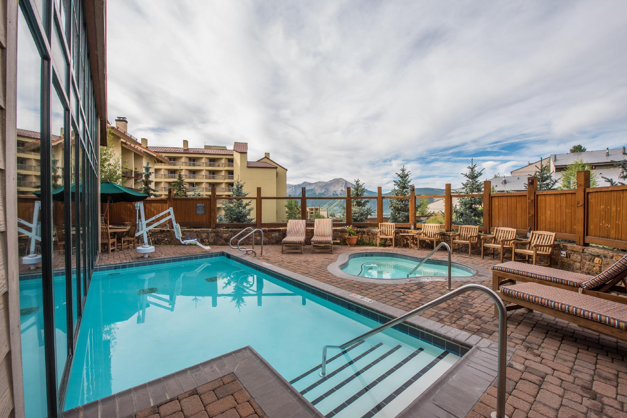 The At Mountaineer Square Mount Crested Butte