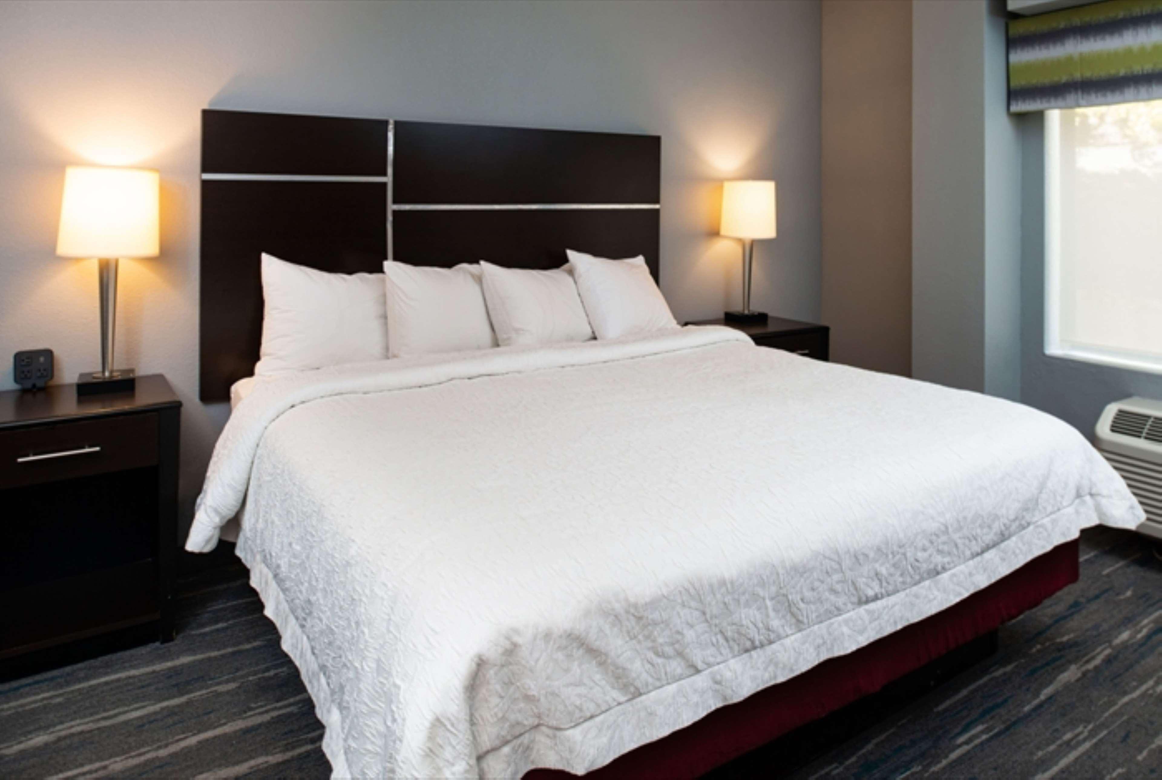 Hampton 3*