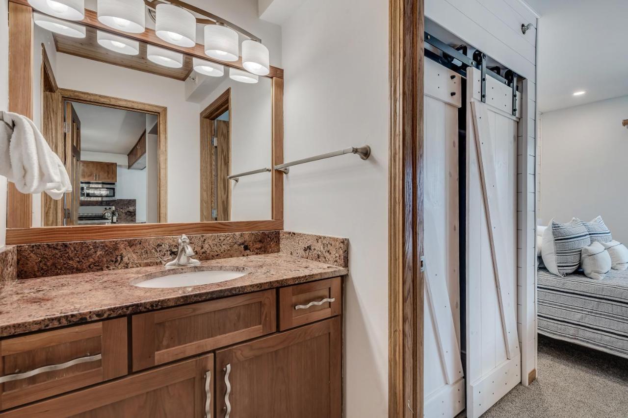Laurelwood 102 *