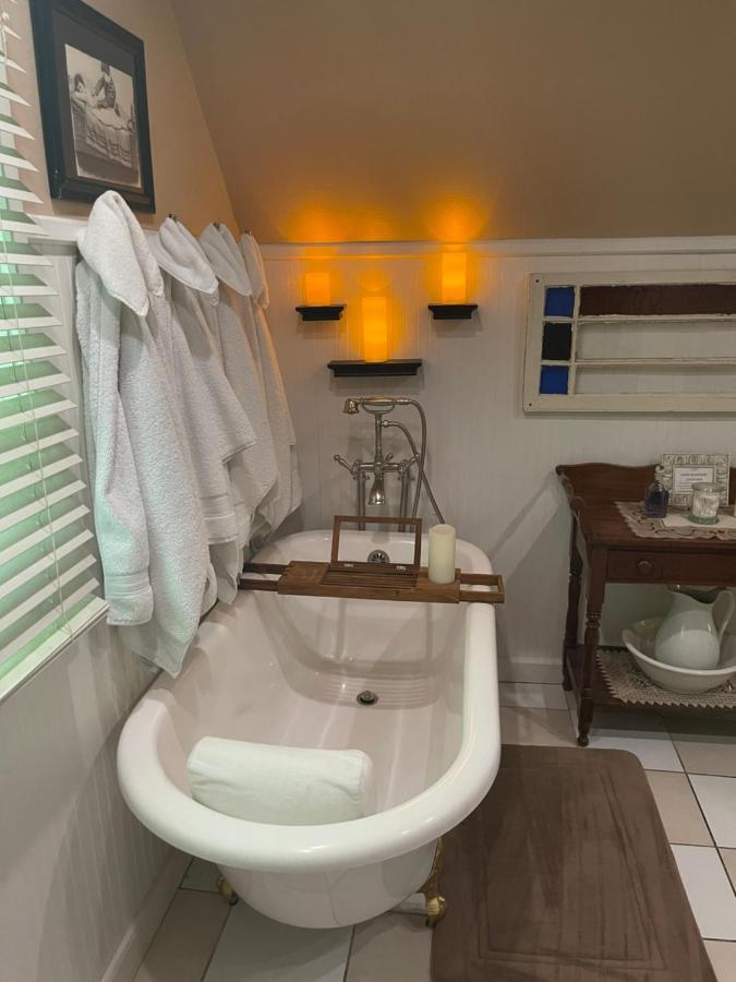Downtown With Jacuzzi Bed & Breakfast Glenwood Springs