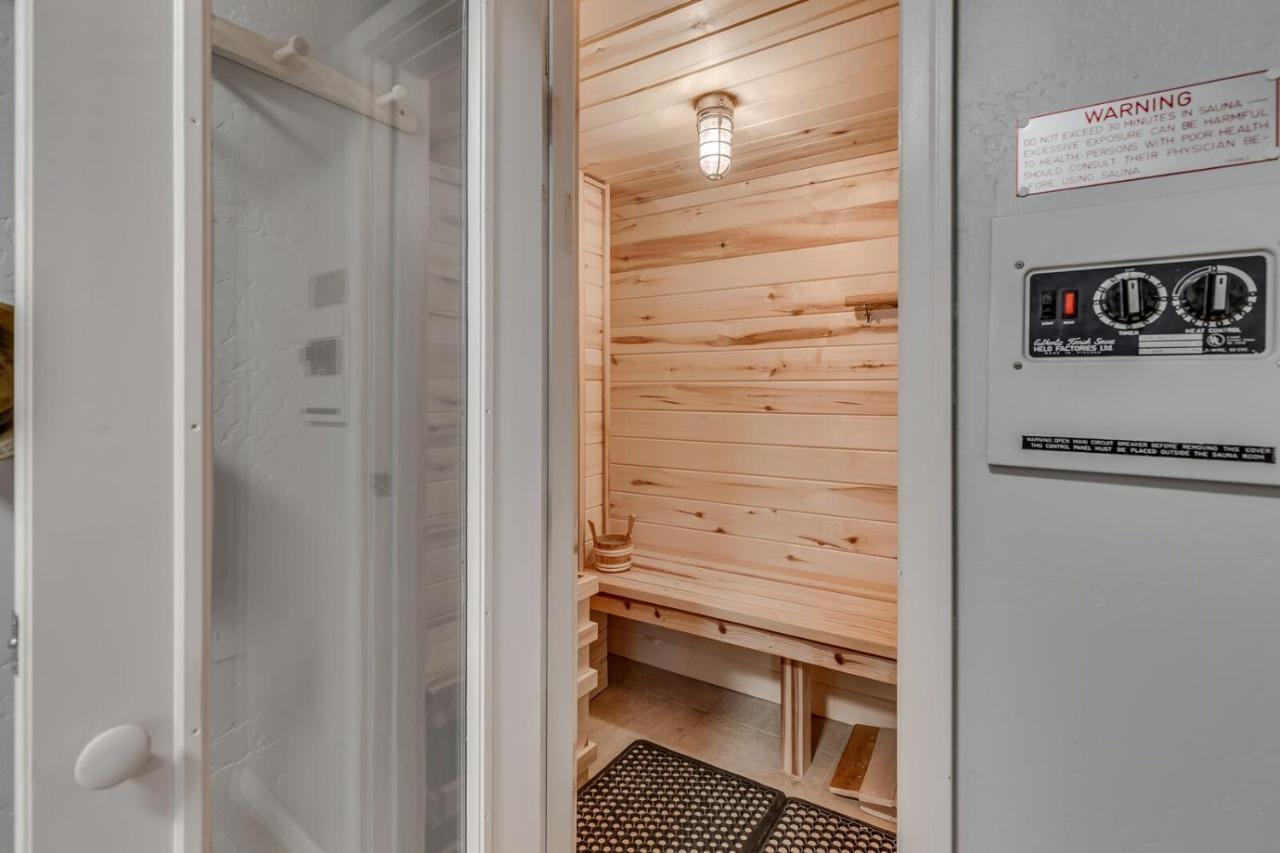 Casa de férias Cozy With Sauna In *