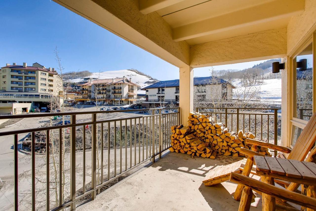 Updated 2 Bedroom With View Of Lifts Apartment