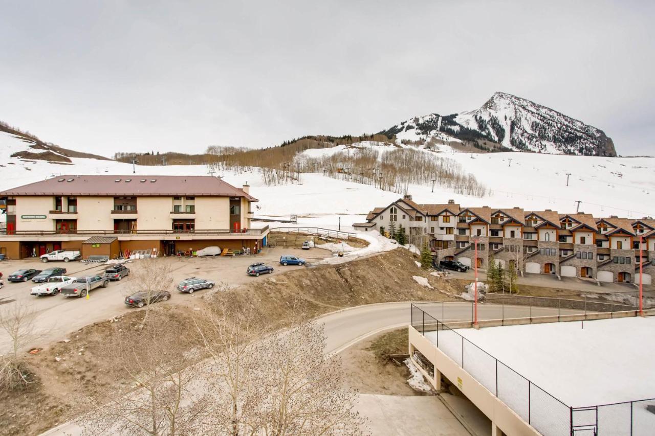 Apartment View Of Silver Queen Lift 2 Bedroom *