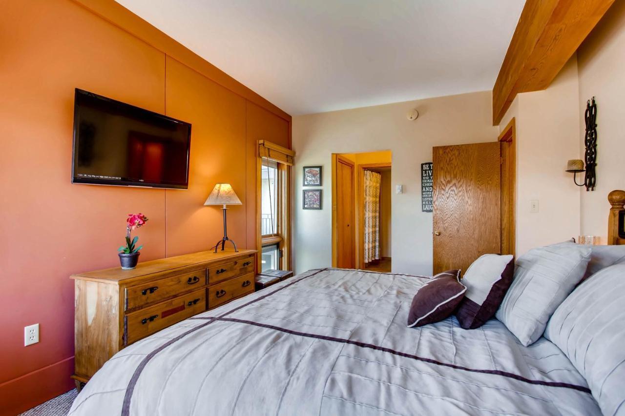 Unique & Modern 3 Bedroom 2ba Condo- Ski-in Ski-out