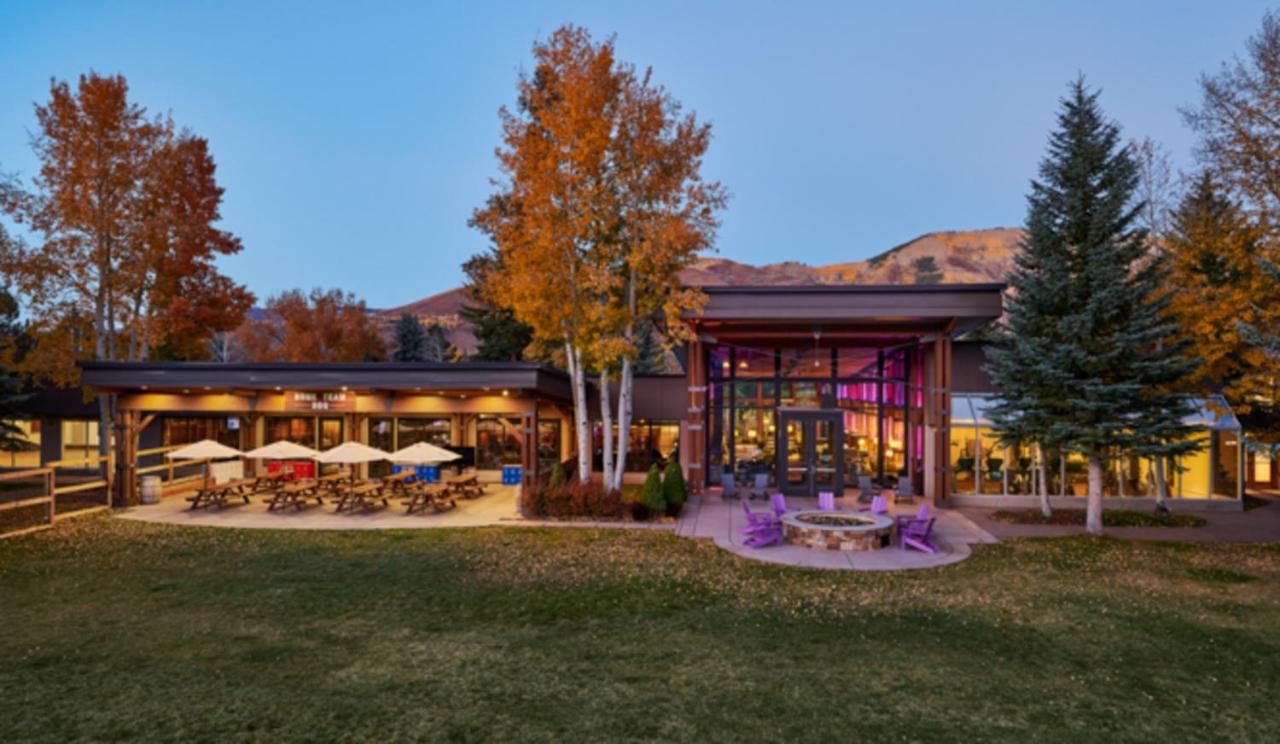 The At 3* Aspen
