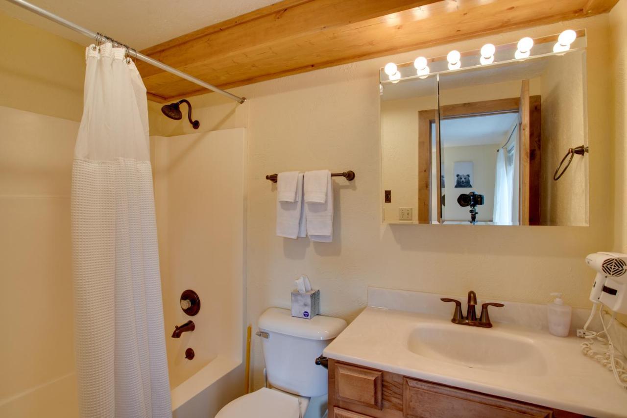 With Pool Access Walk To Slopes