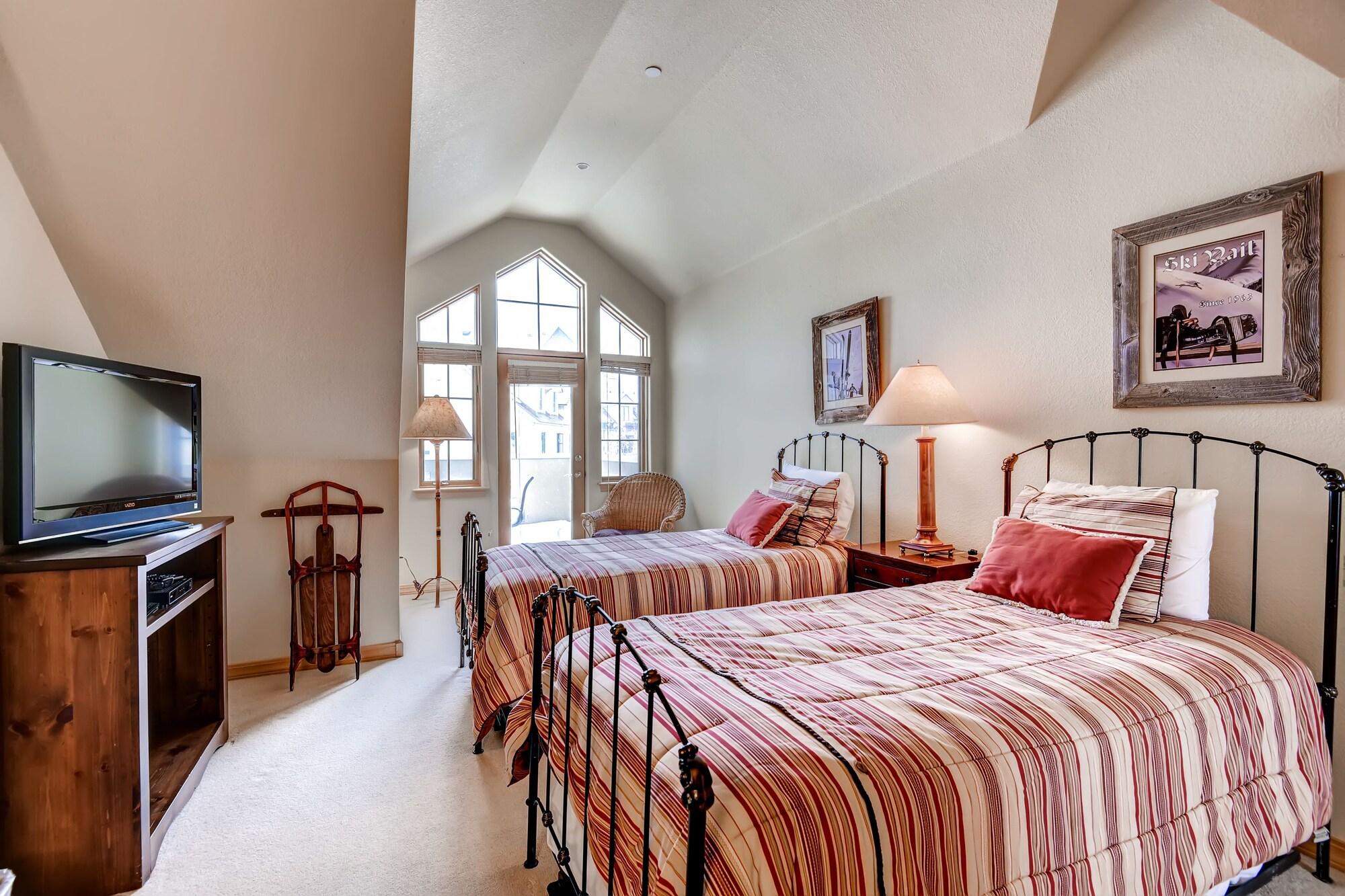 St. Place Lodge *