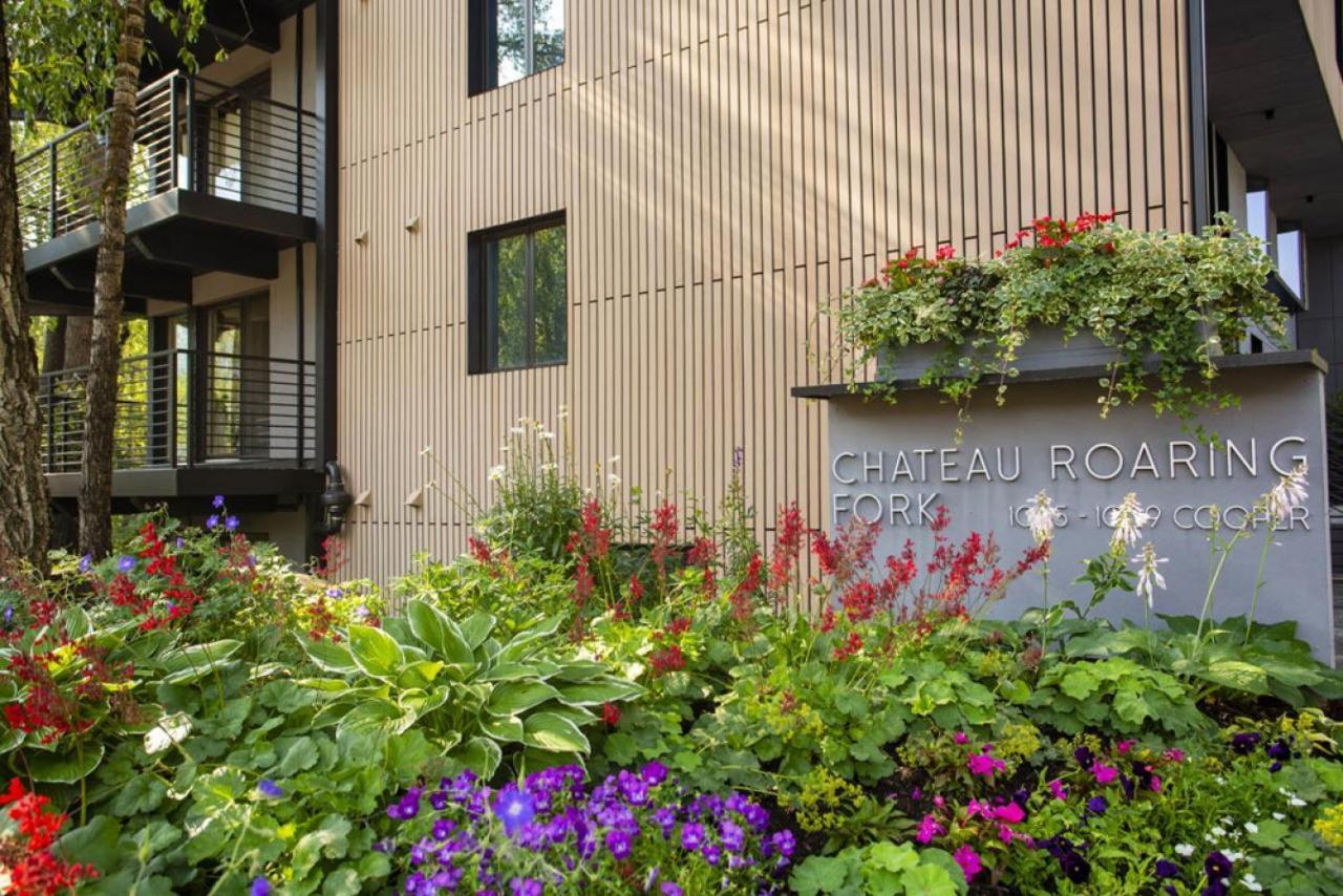 Chateau Roaring Fork Unit 35, Newly Updated Condo, 4 Blocks From Mountain *