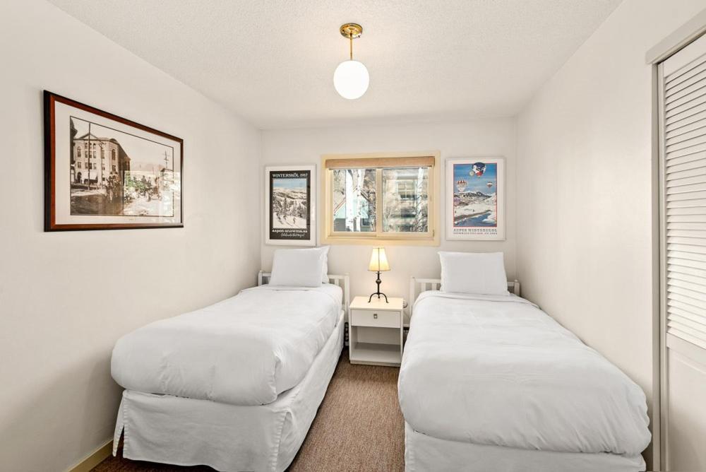 Holiday home 118 E. Bleeker Street Lower Level, Large Lower-level In Duplex With Private Deck *