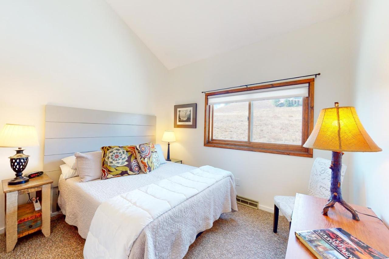 Ski-riffic Apartment