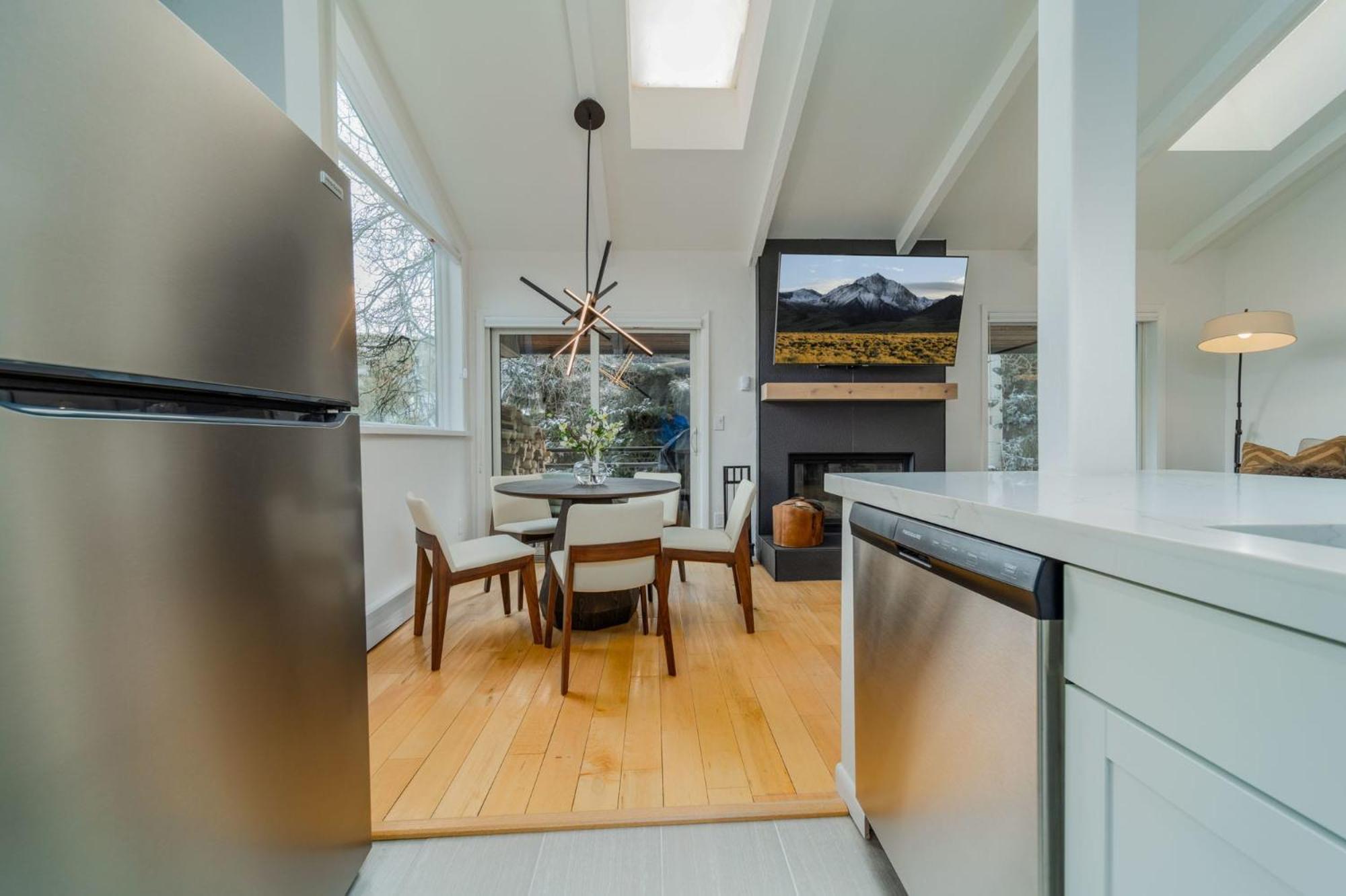 Apartment New Listing Just Renovated 3br 3ba