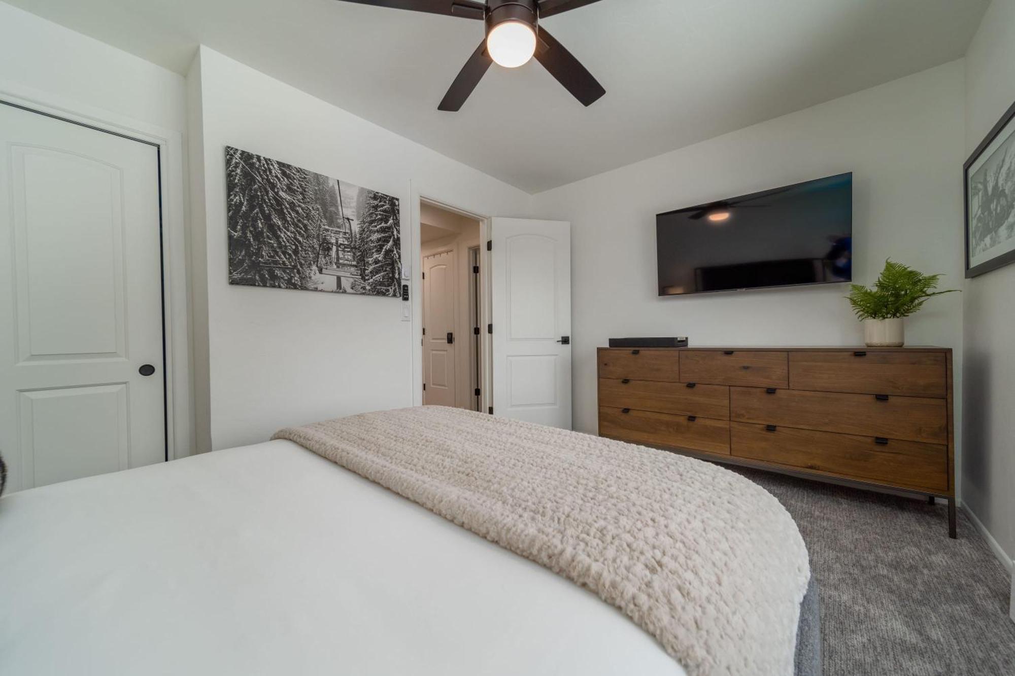 New Listing Just Renovated 3br 3ba *