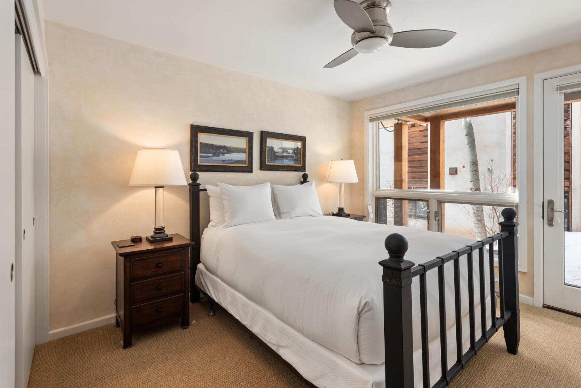 Spring Street Unit 629, 2br W/ Mountain Views And Door Step Access To Shops & Restaurants Holiday home