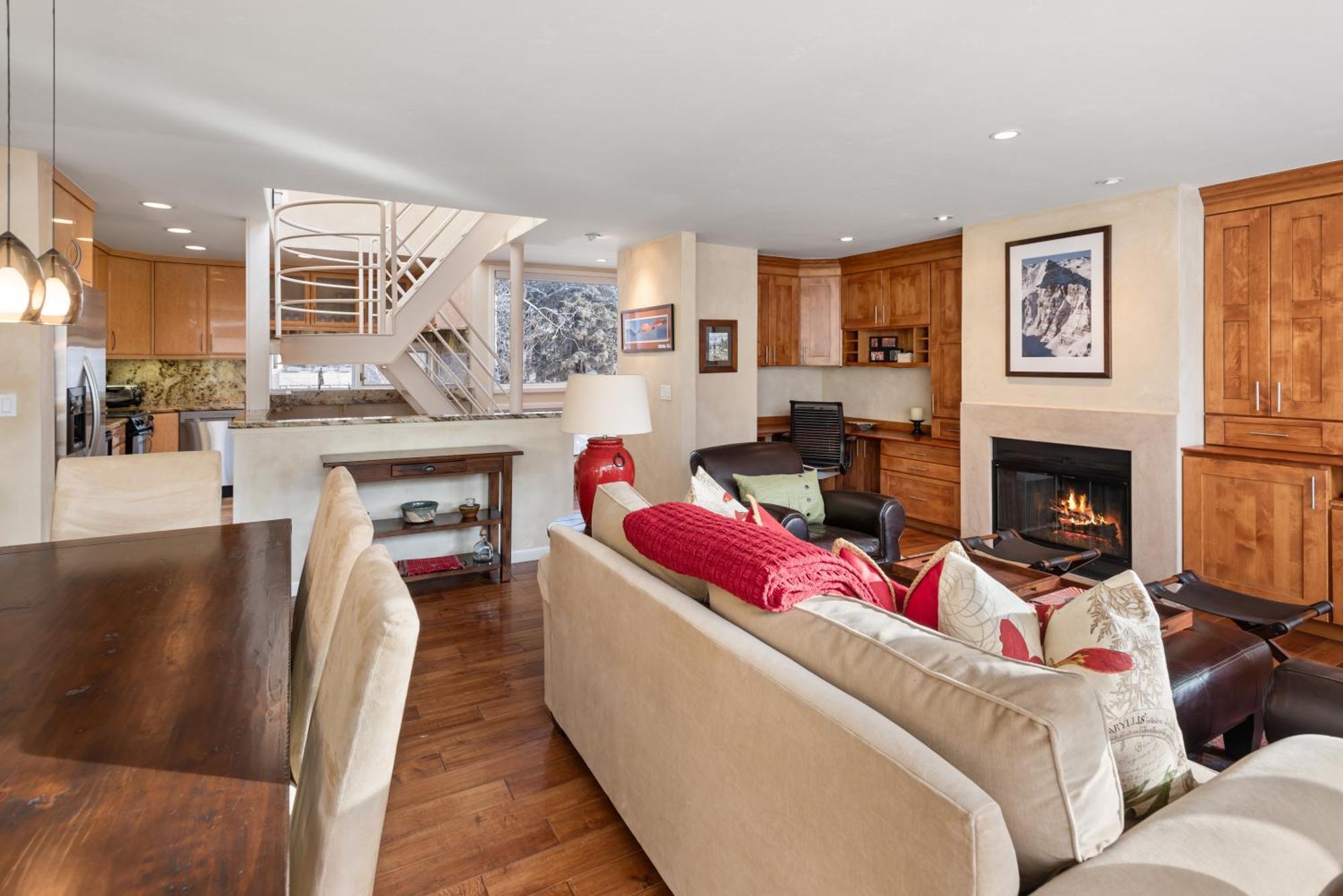Spring Street Unit 629, 2br W/ Mountain Views And Door Step Access To Shops & Restaurants Holiday home Aspen