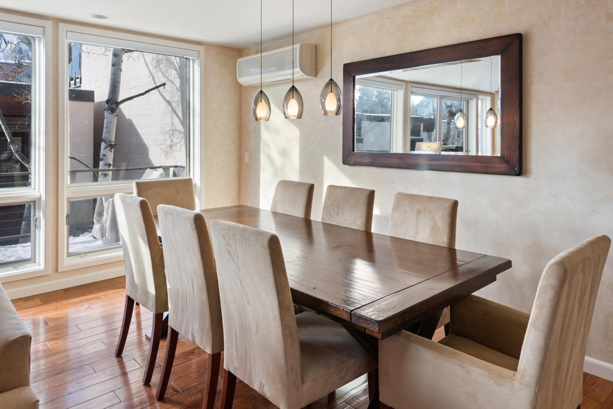Spring Street Unit 629, 2br W/ Mountain Views And Door Step Access To Shops & Restaurants Aspen
