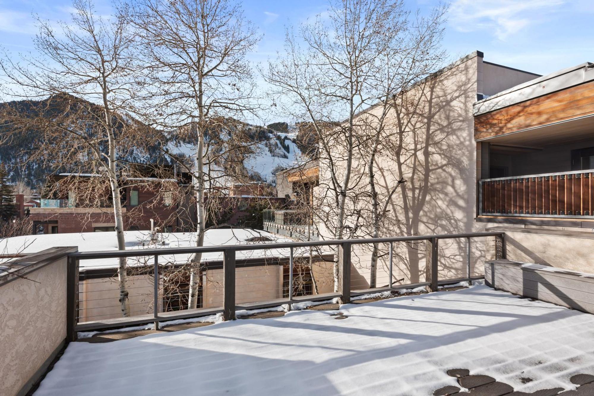 Holiday home Spring Street Unit 629, 2br W/ Mountain Views And Door Step Access To Shops & Restaurants *