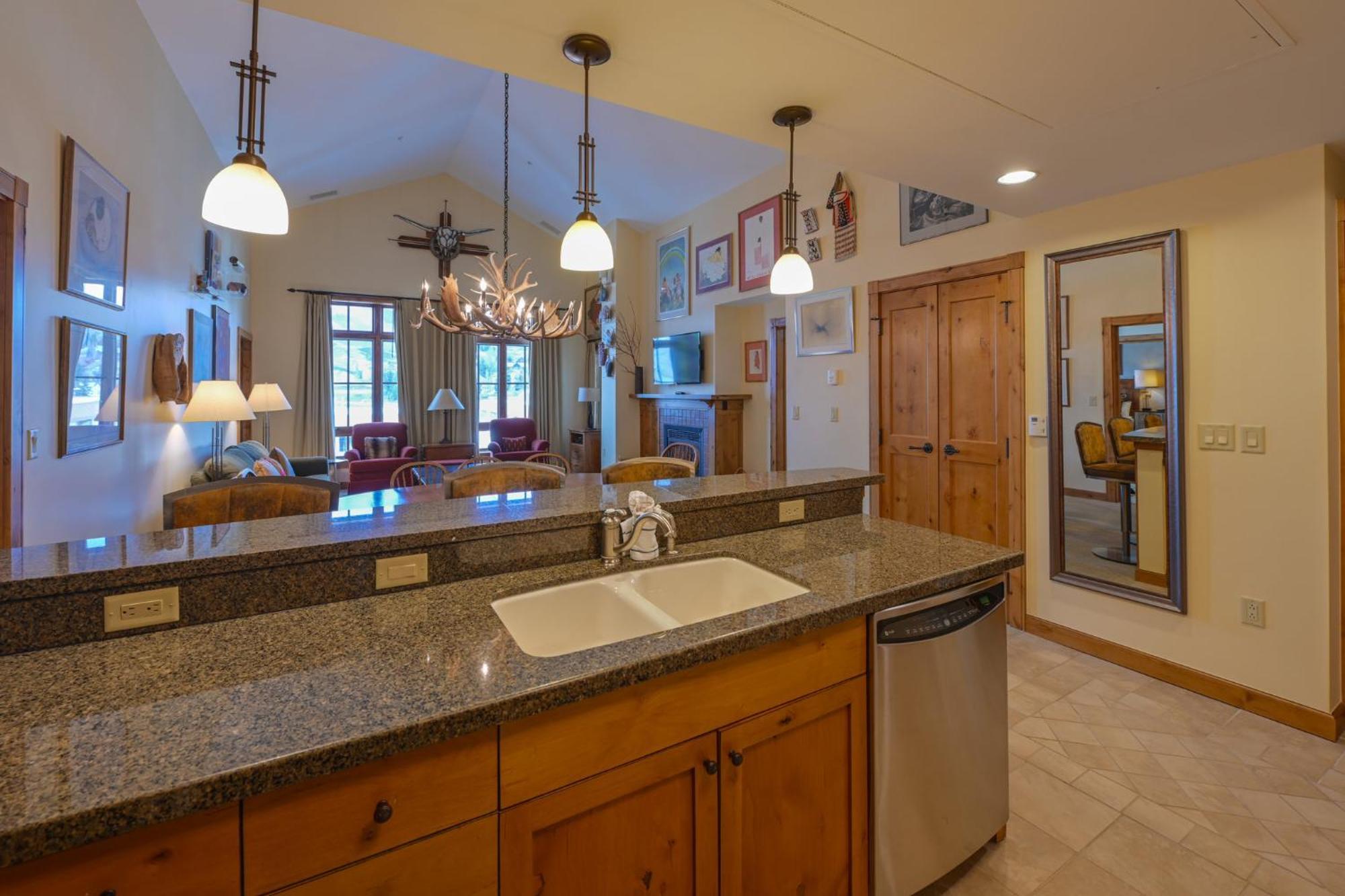 Resort The At Mountaineer Square Mount Crested Butte