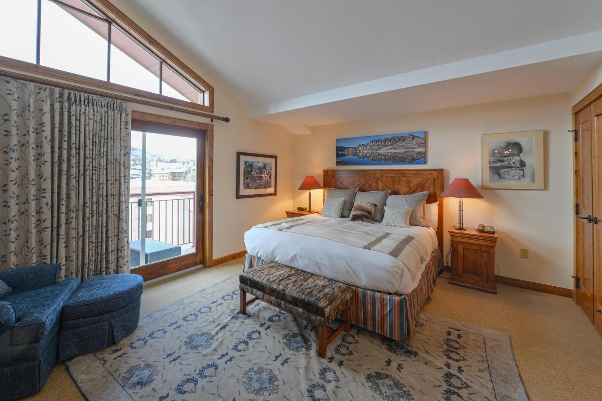 The At Mountaineer Square Resort 4*