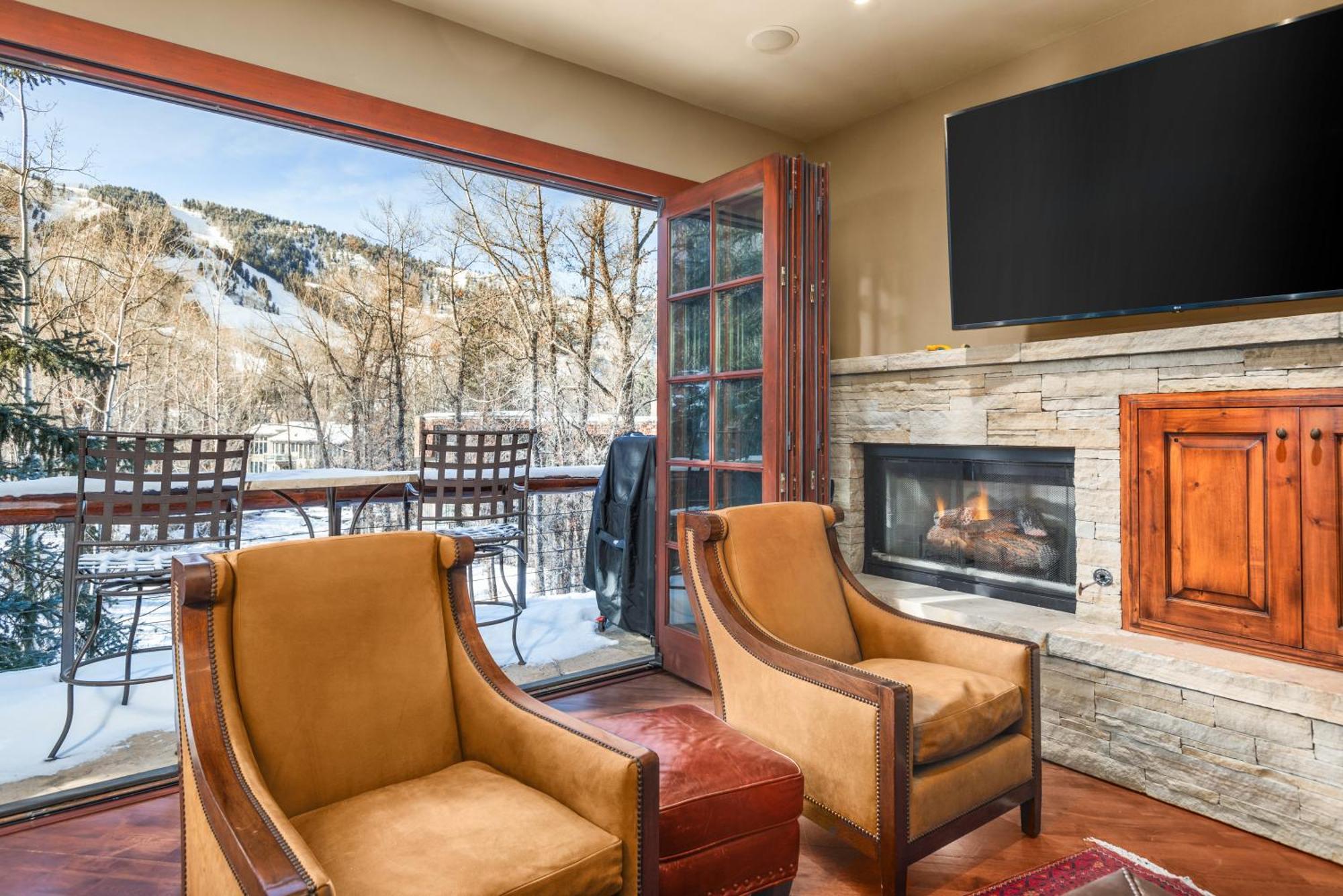 315 Park Avenue, Luxury Townhouse With River Views In Aspen