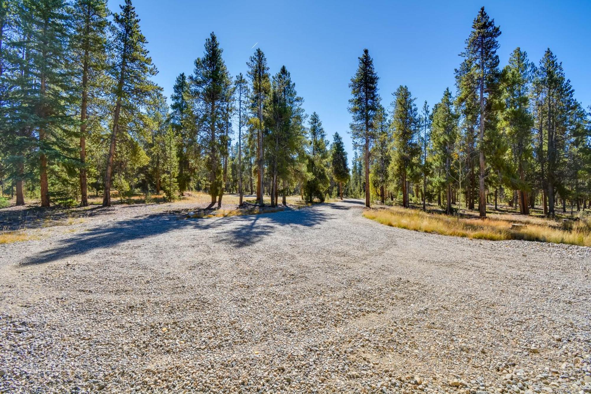 Quiet On 3 Acres With Gas Grill!