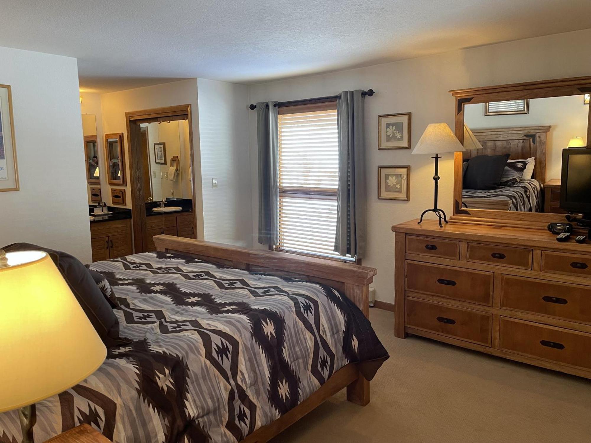 Apartment Rustic-contemporary 3br With Great Views *
