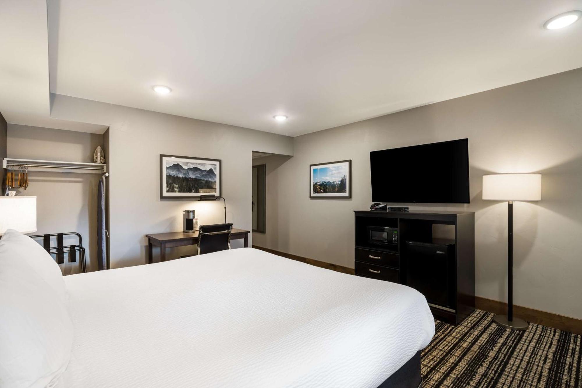 Western Antlers At Hotel 3*