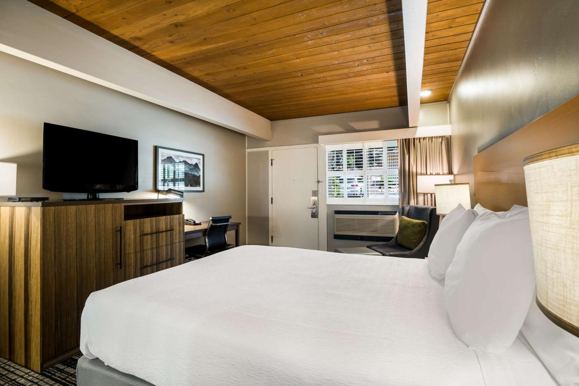 Western Antlers At Hotel 3*