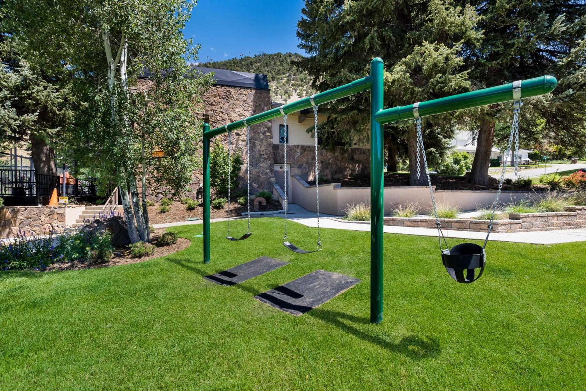 Western Antlers At 3* Glenwood Springs