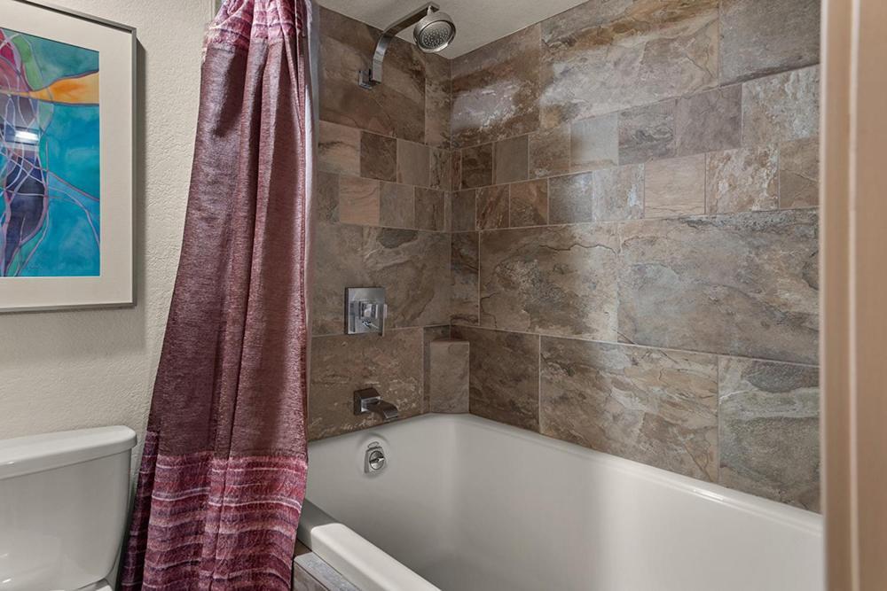 Enclave 308, Snowmass Ski-in/ski-out W/shared Pool/hot Tub *