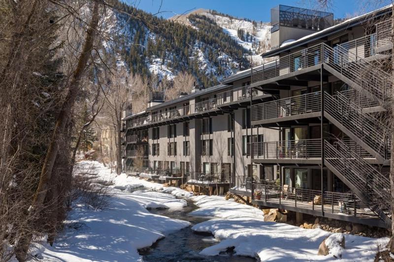 Chateau Roaring Fork Unit 22, Spacious With Beautiful River Views, 4 Blocks To Town Holiday home *
