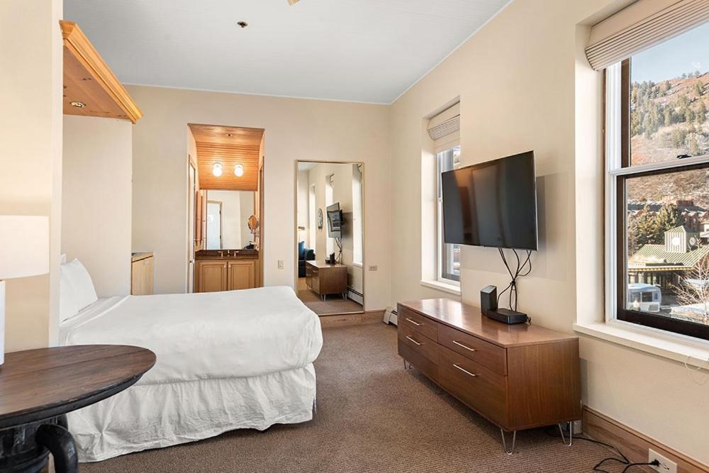 Independence Square 300, With Great Views, Location & Rooftop Hot Tub! Hotel *