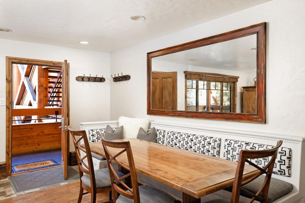 Holiday home Fasching Haus Unit 310, Deluxe W/ Stately Furnishings, Private Deck, A/c *