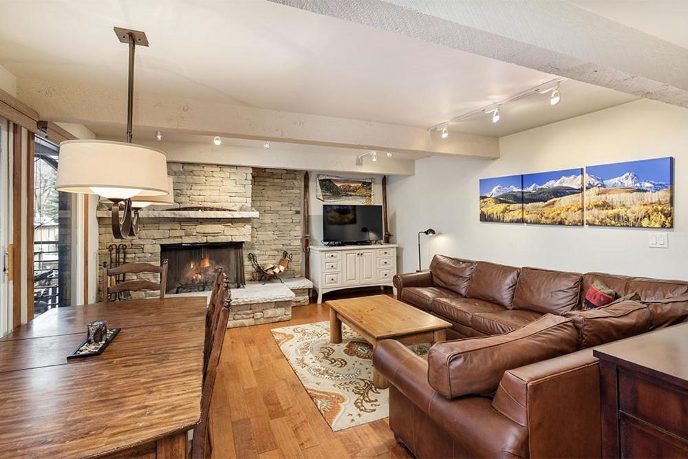 Chateau Roaring Fork Unit 38, With Private Deck, 4 Blocks From Downtown