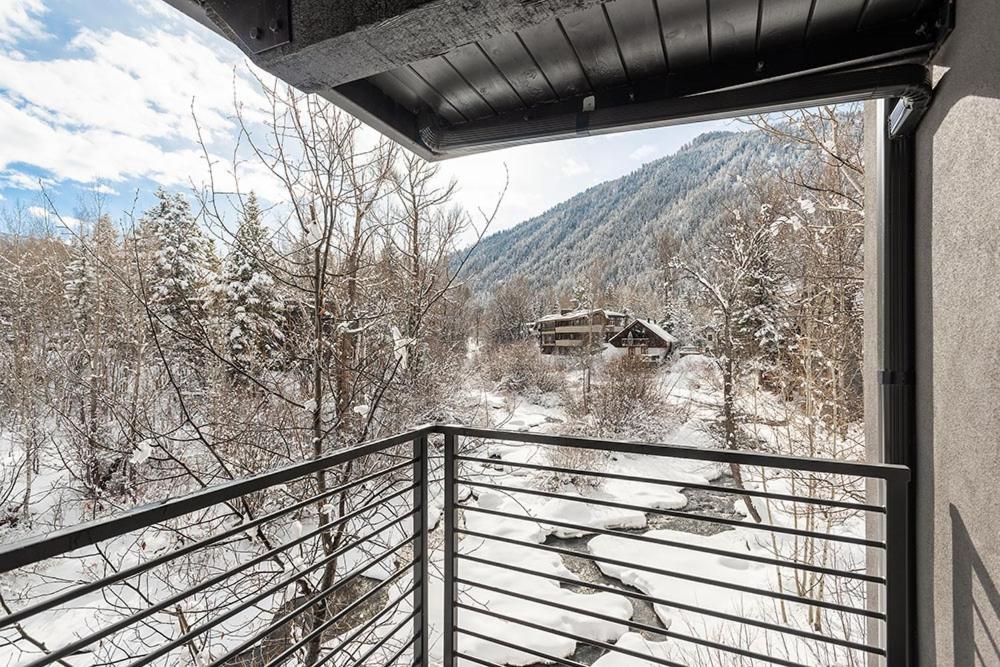 Chateau Roaring Fork Unit 29, Sunny, Corner With River Views Holiday home Aspen