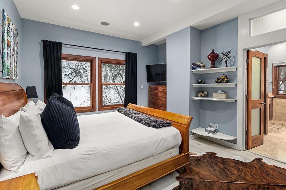 Durant Unit D5, Deluxe With Beautiful Furnishings, Great Views, And A/c * Aspen