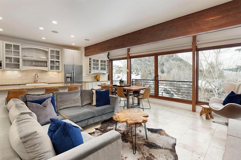 Durant Unit D5, Deluxe With Beautiful Furnishings, Great Views, And A/c Aspen